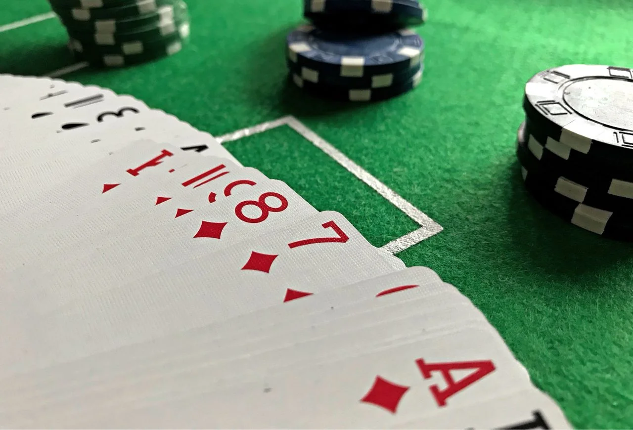 Sự cân bằng giữa giải trí trực tuyến và kiểm soát rủi ro